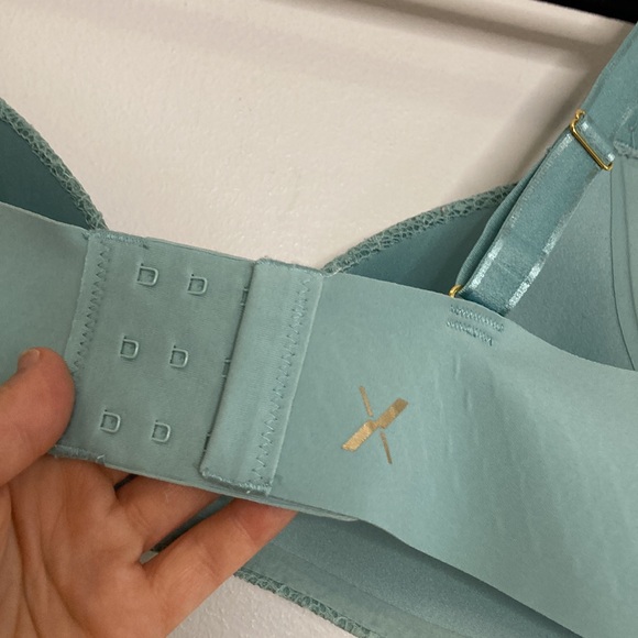Knix Wingwoman Bra Size 2 36A Seafoam Blue Green Lace Wireless Comfy Pretty - Picture 9 of 10
